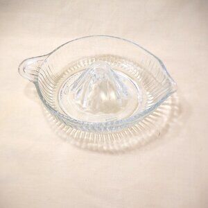 VINTAGE ~ JUICER ~ for Lemons, Oranges  - 6 x 1.75" ~ MINT Condition